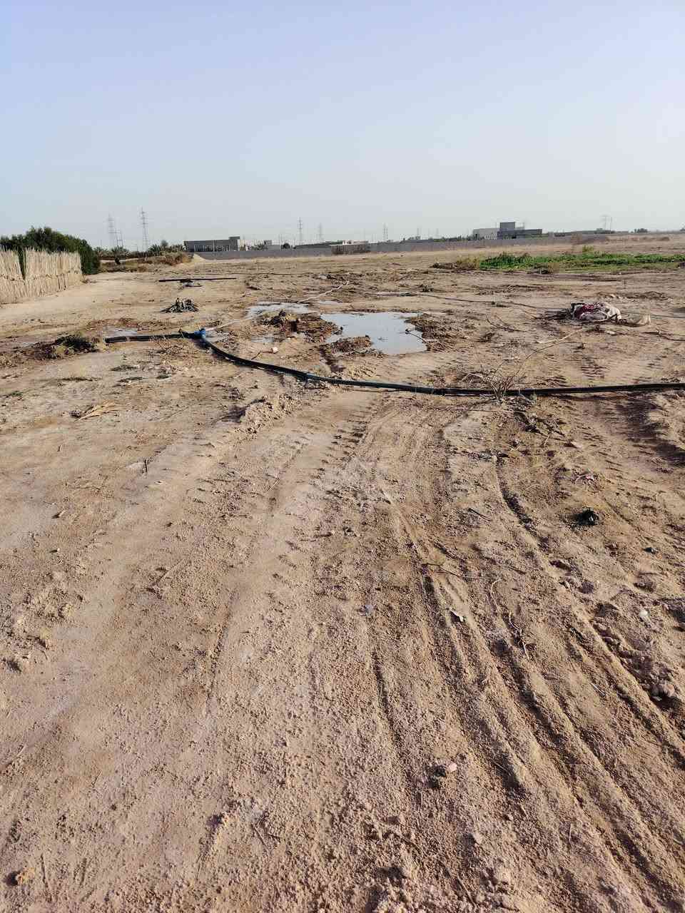 يالله السلام عليكم 4دوانم ونص للببع في خور الزبير تبعد عن المدينه ٨٠٠ متر تحتوي علئ ماي اساله وماي بير وكهرباء ***********
