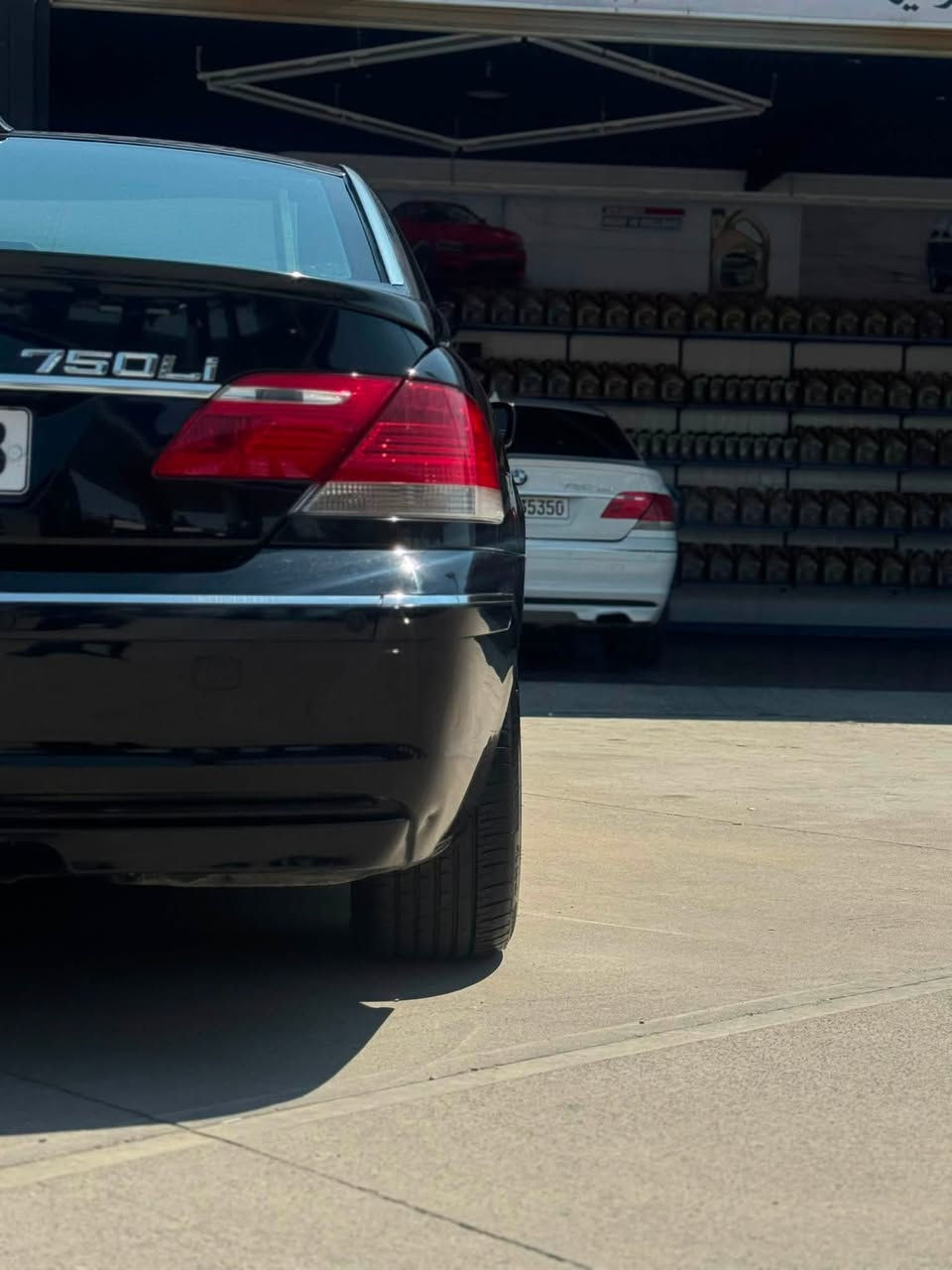 BMW باخر
موديل 2008 750Li

لون اسود

السياره فول مواصفات فقط بدون سلايد بدون سلايد 

تايرات ياباني تو سايز جديد+ ويل كب تايون جديد 

منظومه زنون جديده 

منظومة تبريد جديده 

غرفه جديده كشنات امامي تبريد وتدفئه ومساج

كشنات خلفي منفصل VIP تدفئه وتبريد

شاشه كار بالي 

كيجات دجتال 

صندوك كهرباء

بيه صبغ فقط هلال الجاملخ الخلفي الايمن

السياره جاهزه من كلشي والصور تحكم مكاني بغداد 

نقص برغي مابيه 

***********
السعر 15800 الف دولار
