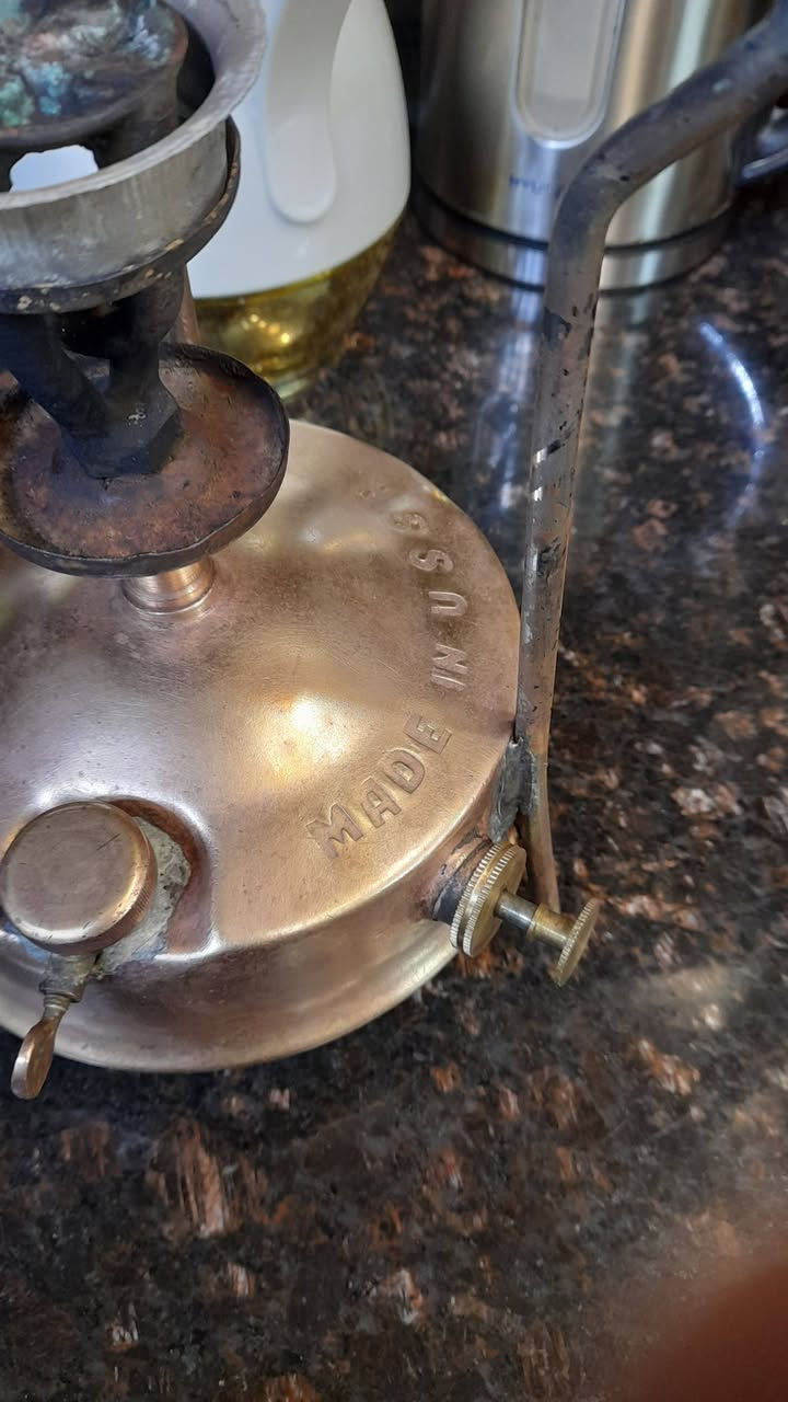 موقد كاز قديم (Primus) بحالة ممتازة ويعمل بشكل كامل 🔥
قطعة تراثية مميزة لهواة الجمع أو التخييم
يتميز بشكل كلاسيكي جميل ولهب ملون ملفت 🔥💚
مناسب للعرض أو الاستخدام
📍الحالة: نظيف وشغال
📩 للتواصل على الخاص


**إذا كنت صاحب هذا الإعلان وتريد حذفه لأي سبب، رجاءا أرسل رسالة إلى الدعم الفني**