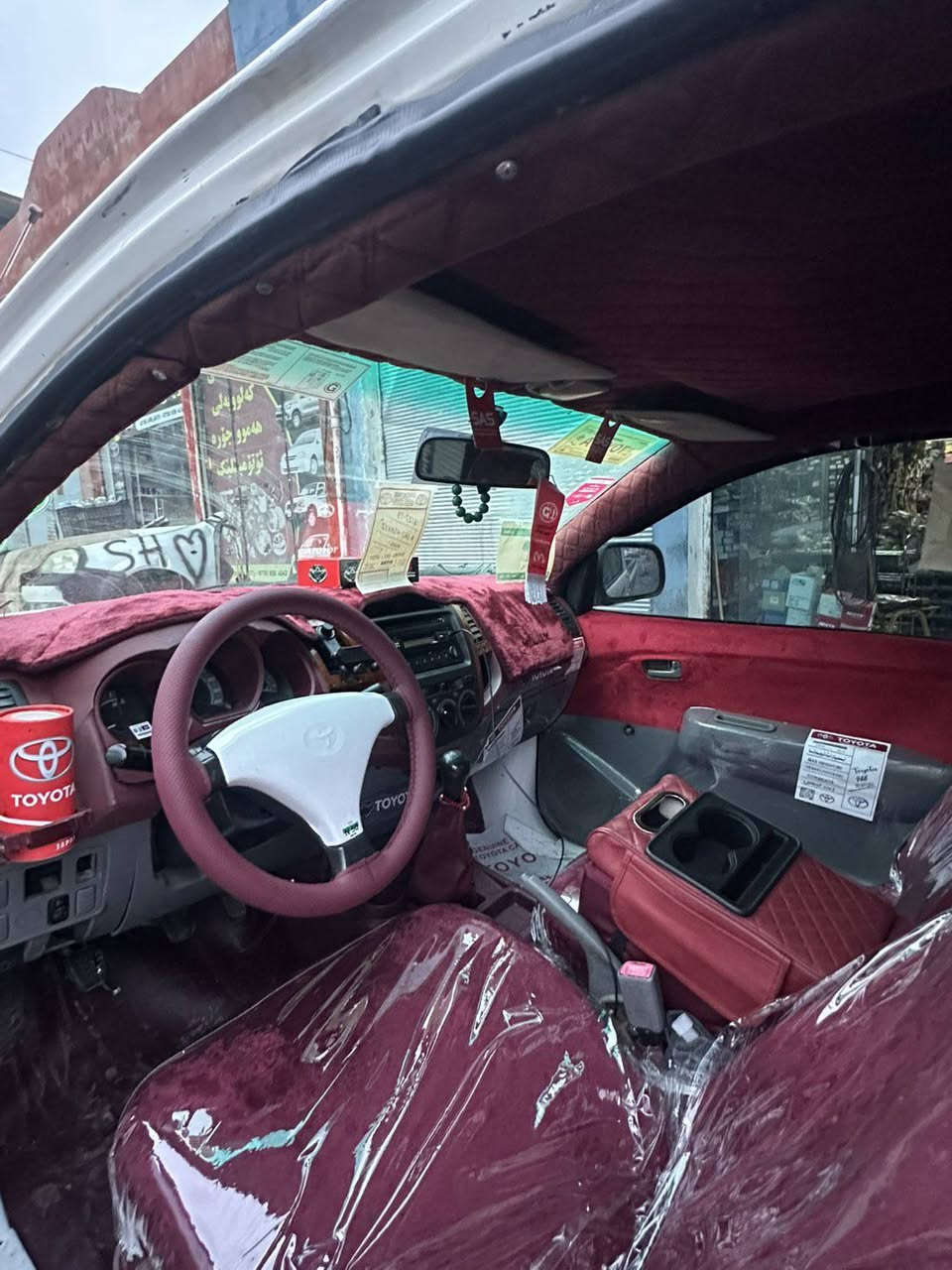 پيكاپ مه رزيه
مؤديل_2008
مه نه فيست ته صديق
بؤياغ عامه 
 گيرومه كينه به شه رت ئه كسل به شه رت 
چوار تايه ى لؤكى بؤ به ستراوه ديناريك مه سرفى تيا نيه مالى دؤسته 
بؤ سه عريش په يوه نديمان پيوه بكه ن
***********
