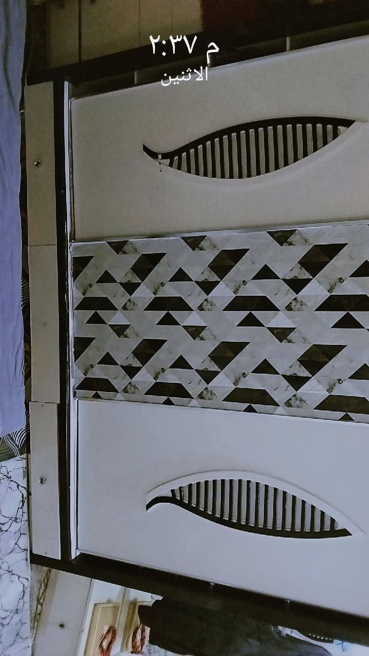 سلام عليكم غرفه تركيه البيع 8قطع سعره 400 بيهه شي بصيط اريد اشيل مستعجل عله بيعتهه  مكانهه بغداد حي الكوفه رقم ***********
