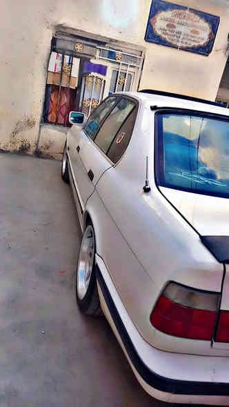 السلام عليكم بي ام رقم سليمانيه حجم 520 ابلدي محرك مسكر وكير اوتماتيك ويل رياضي تخم تاير جديد عنوان بغداد 
هاتف ***********
