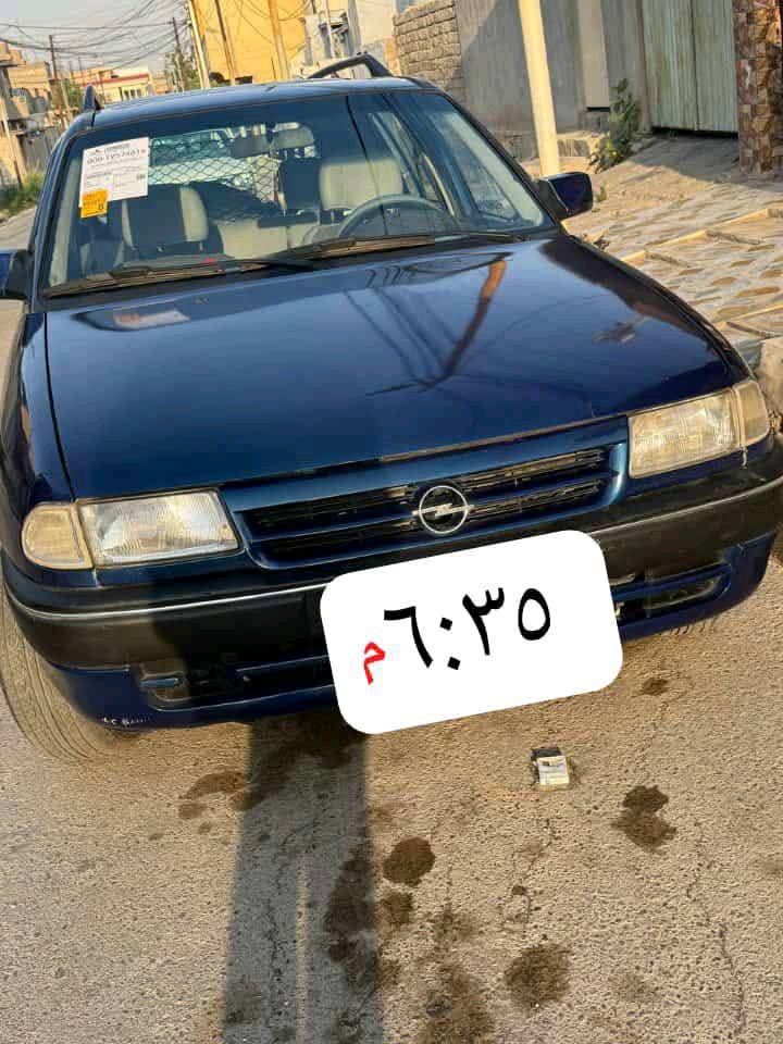 سياره استره
 موصل حي الرفاعي
   سنويه جديده. شرط وكاله وتحويل
 مكينه كير. شرط. صبغ عام جماليه فقط