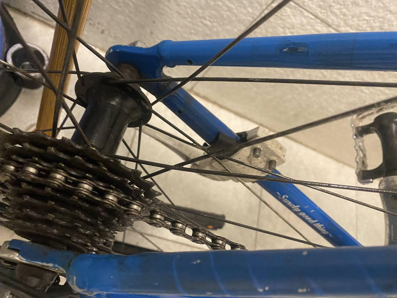 🚴‍♂️ للبيع: دراجة TRINITY Plus (إصدار DOS) 💨
المواصفات باختصار:
🔹 الهيكل: ألمنيوم خفيف جداً ومتين.
🔹 الناقل: نظام سرعات Shimano ياباني أصلي.
🔹 الويلات: طقم ويل Shimano سريع وانسيابي.
🔹 المكابح: مكابح PROMAX قوية للاستجابة السريعة.
🔹 الراحة: مقود مريح مصمم للقيادة الطويلة بدون تعب.
حالة الدراجة:
✅ نظيفة جداً وجاهزة للاستخدام الفوري. نضافه الشكل الخارجي 80‎%‎
✅ مثالية للرياضة، التوصيل، أو المشاوير اليومية.

العنوان : بغداد حي الجهاد
الرقم : ***********
