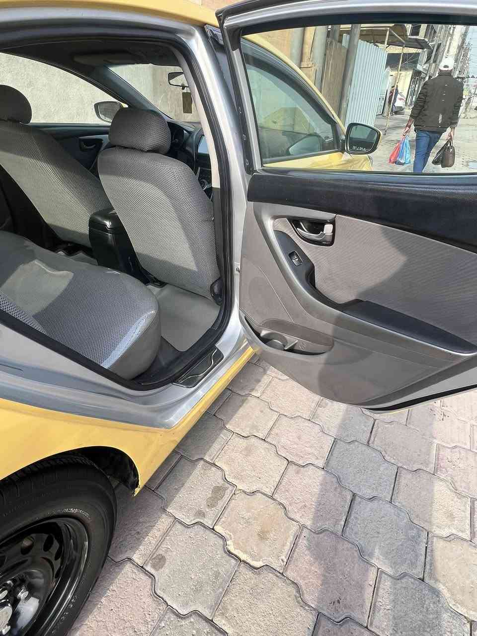 السلام عليكم الانترا 12 وارد امريكي حادثه دعاميه اماميه وبنيد بدون لغد وشواصي سياره ليبل واحد محرك 1800دوش وكير مكفولات تخم تاير تبريد جديد سياره معروضه 108 وبيه مجال قليل ستفسار ***********
