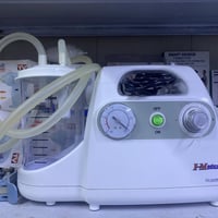 يوجد اجهزه طبيه ومختبريه واجهزه العلاج الطبيعي وادوات جراحيه واثاث طبي...