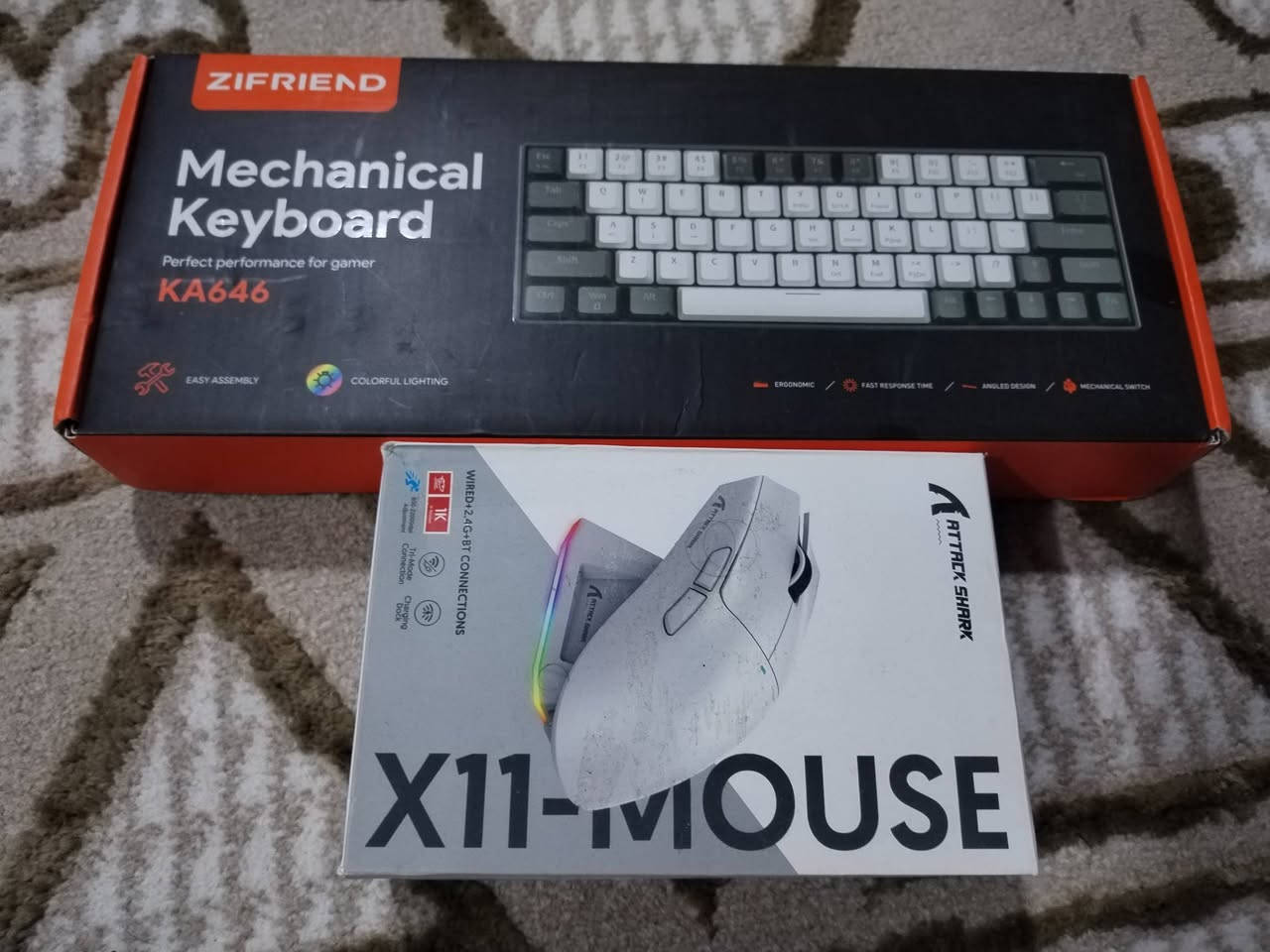 قطع للبيع ✔️
كيبورد  ميكانيكي✔️ ريت سوج  ✔️حجم سلم ✔️لون ابيض✔️

 rgb متفاعل بي هواي انماط ✔️

ماوس X11✔️ غني عن التعريف ✔️

قطه جديده ✔️ توصيل متوفر تواصل خاص ✔️


**إذا كنت صاحب هذا الإعلان وتريد حذفه لأي سبب، رجاءا أرسل رسالة إلى الدعم الفني**