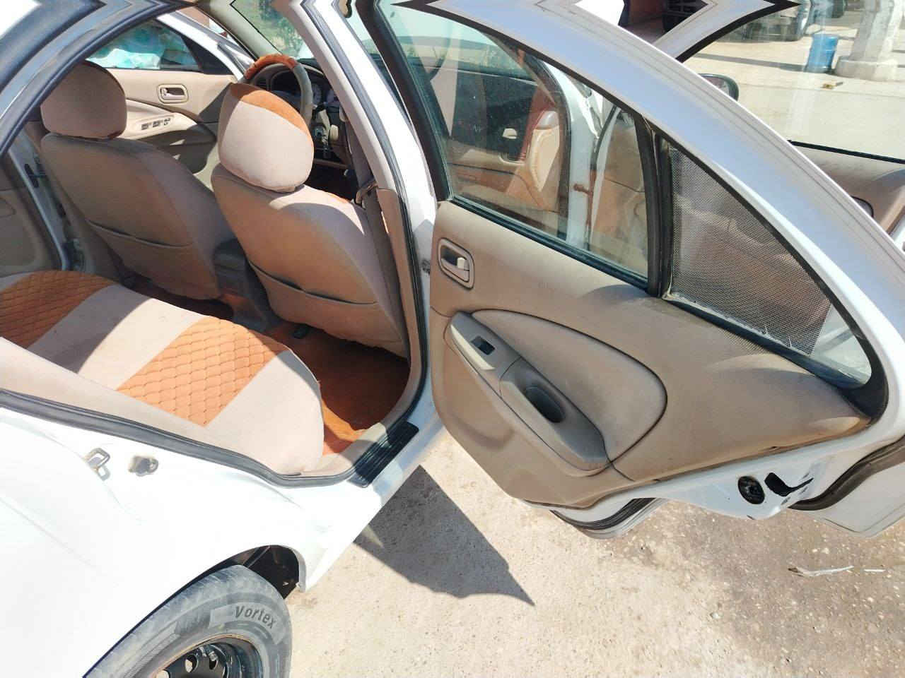 نيسان سني
موديل ٢٠١٠ ياباني اصل
 ...فول اوتوماتيك
 ...كفاله محرك كير حداديه تخم تاير باتري كهربائيه كولها شغاله ..تبريد ثلج ...رقم واسط  أنكليزي 
الكوت قرب بوابه كوت بغداد مقابل محطه البوابه 
 
***********
***********
