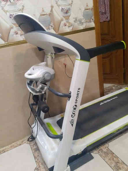 سلام عليكم جهاز مال رياضه يحمل الوزن من ١٠٠ : 150  كيلو ما مستخدم شي قليل الله شاهد يعني جديد مكاني كربلاء حي رساله  السعر (٥٥٠)  وبيه مجال سعرجديد مالته ١١٠٠ التصال ع رقم ***********
