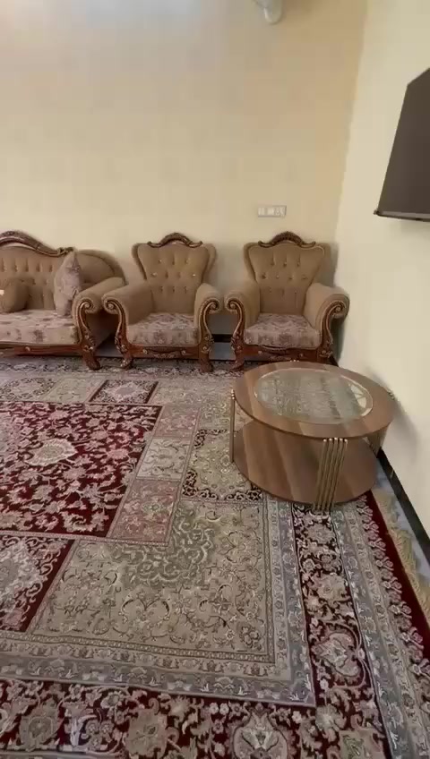 السلام عليكم
غراض للبيع تخم طبلاات وبردة
زولية تركي السعر مليونين وبيهم مجال
وجلسة مع زولية تركي 500
وبردة 75المكان حي العامل بيهم مج***********اتصل على الرقم
