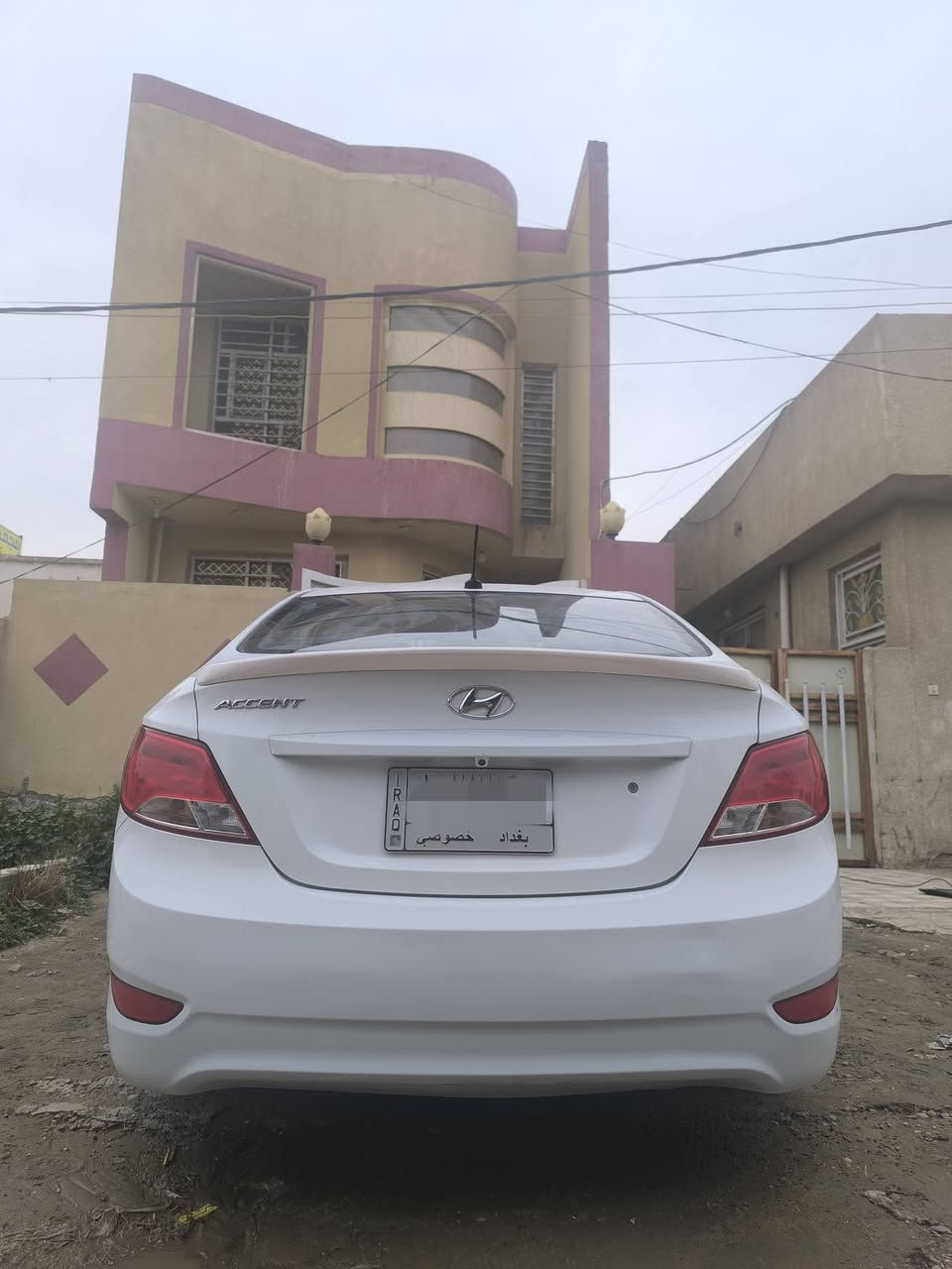 السلام عليكم
هونداي اكسنت 2016 امريكي 
حادثها جاملغ جهة السايق وبنيد محرك 1600 GDI
كير ومحرك مكفولات
سعرها بـ105 وبيها مجال حگ الجية
رقمها بغداد مشروع وطني تتحول بكل المحافظات
مكاني بابل 
للتواصل : ***********
