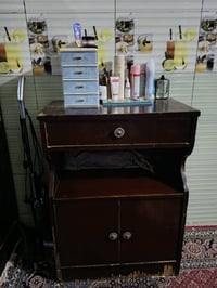 غرفة خشب • كونتر ٤ باب • ميزتين