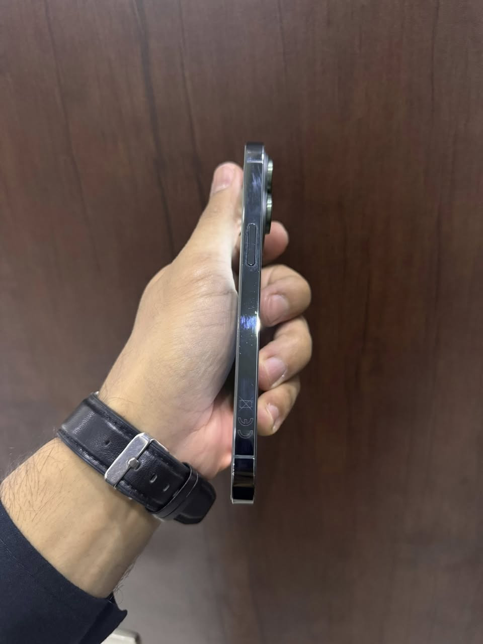 13 برو فقط
ذاكره 512 
بطاريه 77 
شرق اوسط 
بلادي مامفتوح
مكاني بغداد 
السعر 600 وبي مجال قليل
***********
