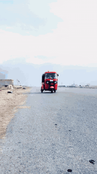 سلام عليكم تكتك 🛺للبيع موديل2022/11معه تخم تايرات جبلي+مسجل+تكتك نضيفه تجي وتشوف بعينك +فقط مبدل زنجيل العنوان ميسان العماره ابو رمانه //***********//المو شراي لايتصل❤السعر 8ونص وبيها مجال
