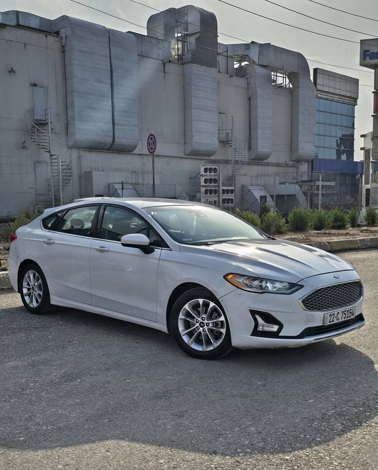 Ford fusion se 2020
 فۆرد فیوژن سپی مۆدێل ٢٠٢٠ ئێس ئی

فول مواسەفات بەس سلاید و کوشین جلد نیە ، 
ناو رەش کوشین کارەبا ، گێچ ئەلیکترۆنی ، شاشە گەورە ، مۆدی لێخورین  eco + sport برێک بەسمە ، تحدید سورعە ، رادار ، خەتی جادە ، لایت زینۆن زۆر مواسەفاتی تر ... چوار تایەی تازەی لە بنە ، سەیارەیەکی زۆر بێ کێشەیە بەشەرتی گێر و مەکینە و کارەبایات تەقە و رەقە ، ٥٦ هەزار مایل رۆیشتیە ، پێش و پشت کەپس ، ٤ پارچە بێ ژۆرێ ئێرباگ بە شان تەقیەوە  رەقەم شانسیم لە وێنەکان داناوە .... سعری ١٢٥ وەرەقە و مەجال 
وەلامی نامە نادەمەوە ئەگەر موشتەری تێل بکە لەگەل رێزم .. ژ.م . *********** أربيل, العراق
