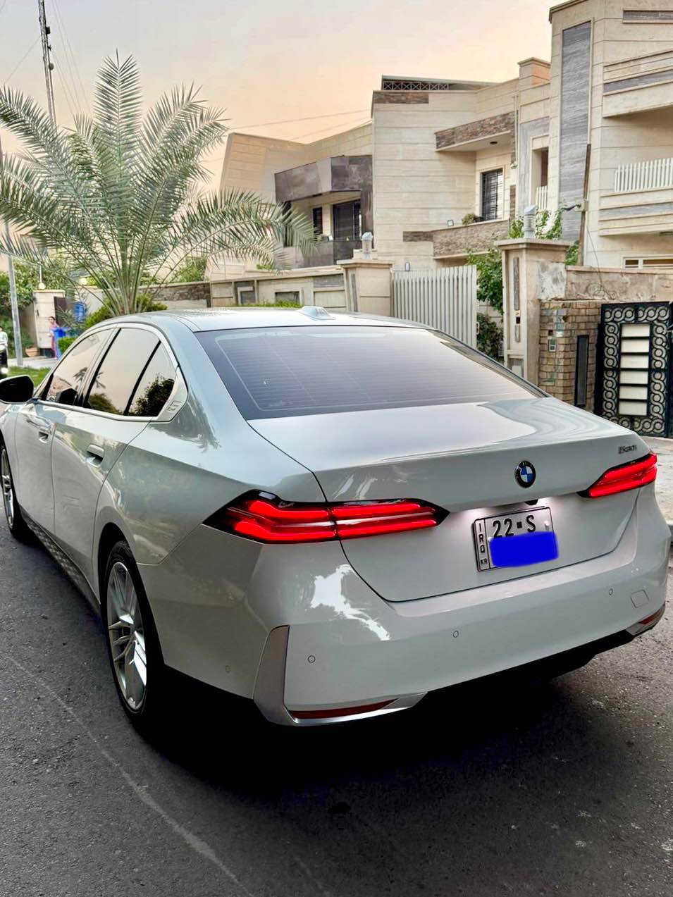 🇩🇪🇩🇪 BMW       530i         
الموديل : 2024 
وارد امريكي كفاله عامه من كلشي 
ماشيه 36mi 
رقم اربيل ب اسمي وتحويل مباشر 
تضليل نسبه 80% 

المواصفات 

🔸بصمه 
🔸تشغيل عن بعد
🔸فتحه سلايد
🔸شاشه جبيره متصله 
🔸كشنات كهرباء + تدفئه 
🔸تحديد انظمه صوت الكزوز 
🔸تحديد مسار
🔸صندوك كهرباء
🔸اناره داخليه متغيره 
بيها بعد كلش هواي مواصفات متنذكر 
السياره جاهزه ومتحتاج بس تحويل 
العنوان : بغداد المنصور 
رقمي *********** بغداد, العراق
