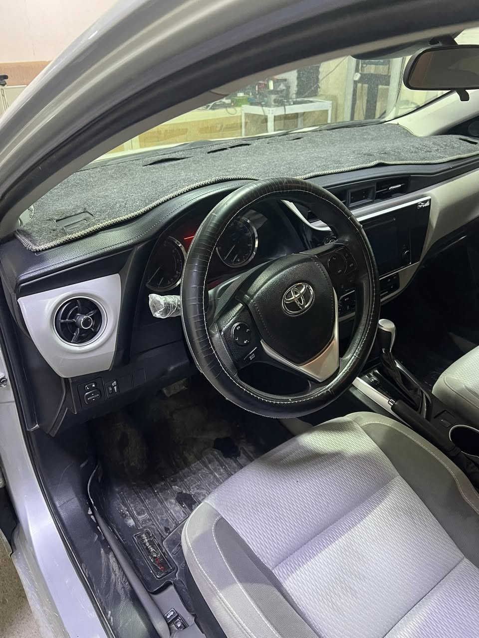 السلام عليكم كورلا2019LEحادث بصيط بدون ارباك فقط بارد بدون تبيل اي قطعه حجر رادار بدون ارباك ماشيه 115milصورالحادث مرفقه مع السونار شرط الفحص والسونار المكان ديالى 
*********** السعر مناسب
