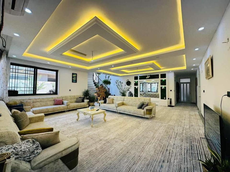 🚨 حالة طوارئ - بيع سريع جداً 🚨

عرض حصري من #شركة_زيرو_للعقارات
━━━━━━━━━━━━━
⚡ استعجل ع الشراء - هسه وقتك ⚡

🏰 فلا أسطورية - مارينا ستي

📍 قرب دبي ستي - ع سايد ماجدي مول
⏱️ دقيقتين فقط عن ماجدي مول!
━━━━━━━━━━━
💎 المواصفات الخيالية:

📐 351 متر - مساحة ضخمة
🛋️ مفروشة بالكامل - أثاث فاخر
🛏️ 6 غرف نوم واسعة
🏛️ صالتين كبيرة + استقبال ملكي
🍳 مطبخ راقي + حار
🍷 بار جبير للضيافة
🌳 حديقة مقابلك - إطلالة خيالية
━━━━━━━━━━━━━
🔥 ليش هذي الفلا مميزة؟

⭐ مو ع وضع الشركة
⭐ صاحبها مسويها ع ذوقه الخاص
⭐ تشطيبات فاخرة وفريدة
⭐ موقع ذهبي - كل شي قريب
⭐ مفروشة كاملة - استلم وادخل
━━━━━━━━━━━━━
⚠️ تحذير مهم:

🚨 بيع سريع - حالة طوارئ
🚨 السعر خيالي لظرف البائع
🚨 فرصة العمر - لن تتكرر
🚨 اللي يتصل أول يربح
━━━━━━━━━━━━
📲 لحك الحين - ما تتردد!

📞 اتصل فوراً: [+964 774 110 9933)

⏰ كل ثانية تأخير = خسارة فرصة ذهبية
━━━━━━━━━━━━━
🏆 شركة زيرو للعقارات
فرصتك الوحيدة - استعجل! 🔥💯
