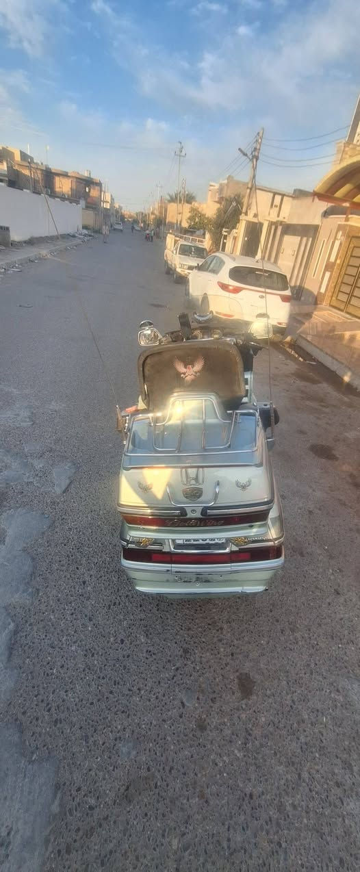 من رخصت لادمن دراجه كولدن 1500للبيع
موديل 2000
بك جك شغاله 
رقم ديالى 
تحويل ثاني يوم 
مكان صلاح الدين قضاء بلد السيد محمد 
***********
السعر 35 ورقة
