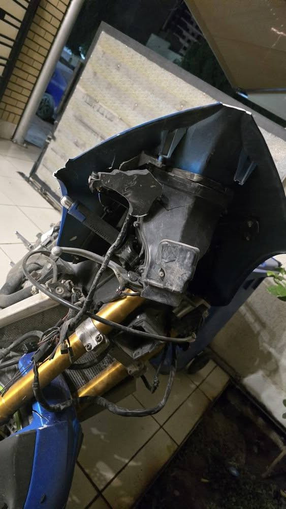 سلام عليكم شباب كوزاكي نينجا ٦٣٦و٢٠٠٦ سويت بيها حادث قبل شهر الله يجفيطم الشر واريد ابيعها ع وضعها بمليون ونص قفل مكينه مكفوله وممفتوحه وكامله مكمله تشتغل دهن امزويل ومي راديتر زيتي اخضر  مكاني بغداد *********** بغداد, العراق
