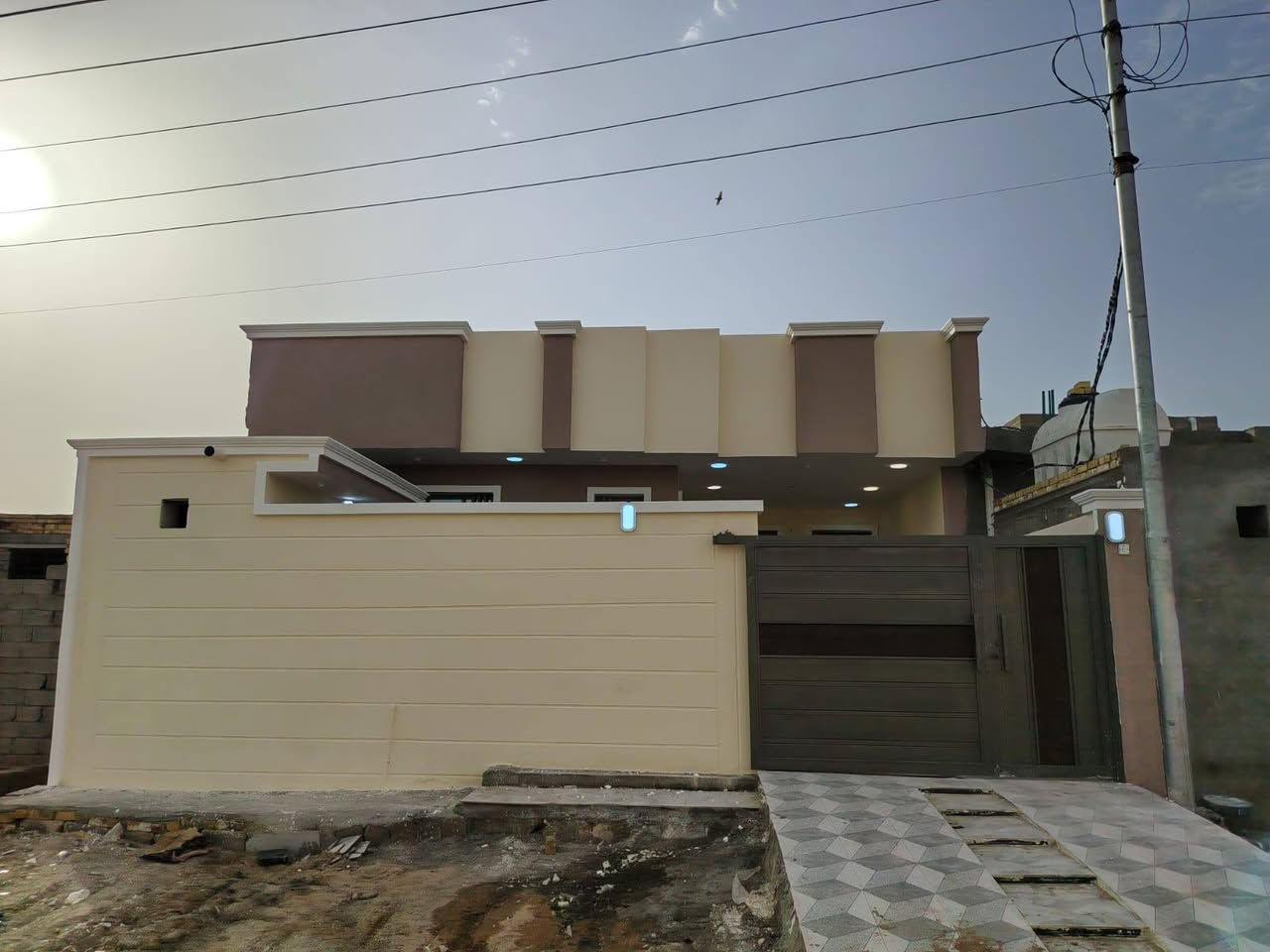 مكلف بل نشر سلام عليكم بيت للبيع جديد بناء حديث كامل مكمل شارع ابو الماش قرب الصيديله 10 بيت الاستفسار على الرقم ***********
