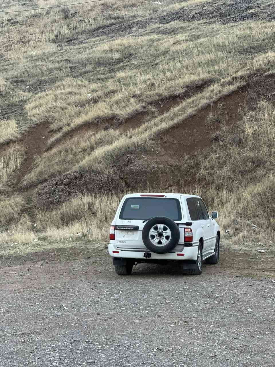 تۆیۆتا لاندکروز ٢٠٠٥ GXR قەتەری فول مواسەفات ٦ بستۆنی دەبڵ سپێر سپی بەفری تەنها یەک چەمەلەخی بۆیاخە بێ دەعم و بێ لێدران و بێ کرانەوە سەیارەکە تا بڵێی جوانو تازەماوەتەوە ١٩٠هەزاری هەقیقی ڕۆشتوە ٤ تایە و ویلی لۆکی لەژێرە مواسەفاتی سڵایت تۆماتیک ناوزەرد و فۆڕمیکا تەبریدمەرکەزی و سێ ڕیز کوشن و شاشە ئایپاد و سەلاجە و ناو فۆڕمیکا کامێرا و دەبڵ ئەکسل و زۆر مواسەفاتی تر گێڕ و مەکینە و کارەبای و دەبڵ ئەکسل و تەحویل و غرامە بە شەرت سعری (٢١٠)گەڵا و معەمەلەیەکی برایانە ڕەقەم تەلەفون ***********
