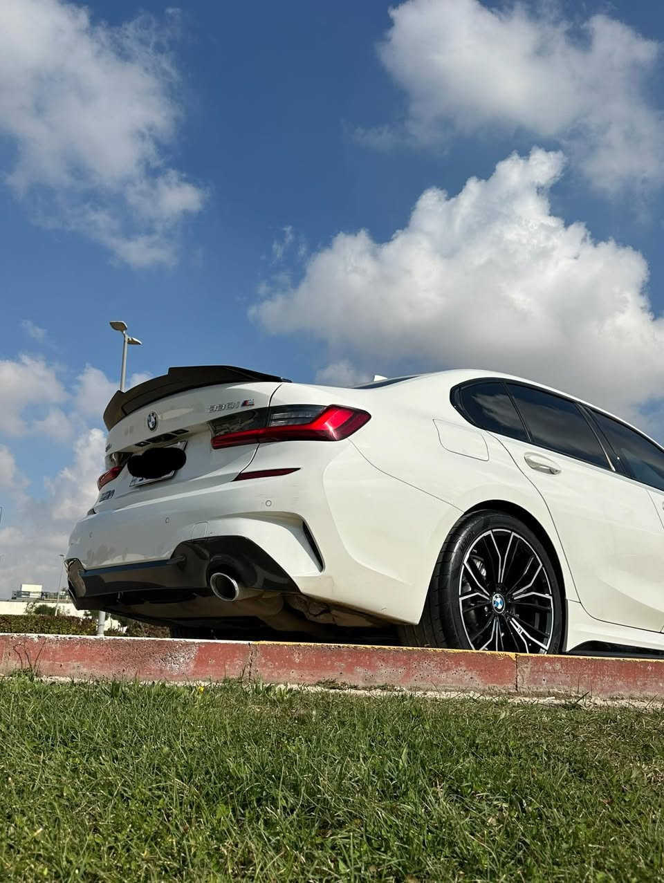 سلام عليكم
شباب للبيع بي ام 
حجم 330i 
سيارة ام باكج بلادي 
موديل 2022 
الضرر ربع جاملغ سكن  ربع باب خلفي شي بسيط بي صبغ 
وبيها 3مكانات تعديل بارد 
ماشيه 37 الف كيلو متر
رادارات امامي
رادار خلفي 
رادار جانبي
حساس امامي خلفي 
كشنات تدفئه 
كامرة خلفيه 360 درجة 
سلايت 
تحكم ستيرن 
كشنات كهرباء 
شاشة 
كيلو متر ديجيتل 
لايت داينمك متحرك ويا ستيرن 
ستيرن هيتر 
هاند بريك بصمة
اوتو هولد
5وضعيات قيادة
خروج عن المسار 
نقط عمياء 
اوتو ستوب 
شفتات ستيرن 
ماوس تحكم ستيرن 
تخم تاير جديد
هزه جديده فحص جديد
كهربائيات كله جديد 
كير محرك بشرط برغي ممفتوح بيهن 
ايرباك دشبول وسكان وراجعع سستم  
بجم كبس راديتر لايتات كلشيييي بلادي 
مكان سيارة اربيل 
السعر 250 ورقه وبيها مجال 
***********
