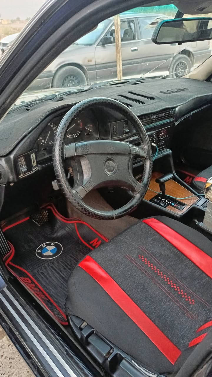 السلام عليكم
BM 525 موديل ١٩٩٤

وارد يابان مصبوغة عام بيها طخة جاملغ خلفي باسمي محرك گير نظيفات والباقي تجي وتشوف 

السعر ٥٨ وبيها مجال حگ جيتك 

هذا رقمي اتصل وتدلل مكاني ديالى
***********
