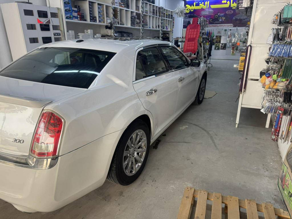 اوباما مديل 12 فول مواصفات 1/1
كندي داخله كلين وهنا بالعراق بيهه جاملغ الخلفي صبغ 
بدون عابر والباب الخلفي مبدل سونارهه موجود 
سياره جاهزه وعليهه دامه كامله 
مكينه جديده قبل شهرين شادهه
صدر اماما خلفي جديد
دبه مي وراديترات ومي جديد 
اذاين محرك وكير جدد 
يعني ما تصرف عليهه ولا دينار جاهزه
مكان السياره بالرميثه 
*********** المحاويل, بابل
