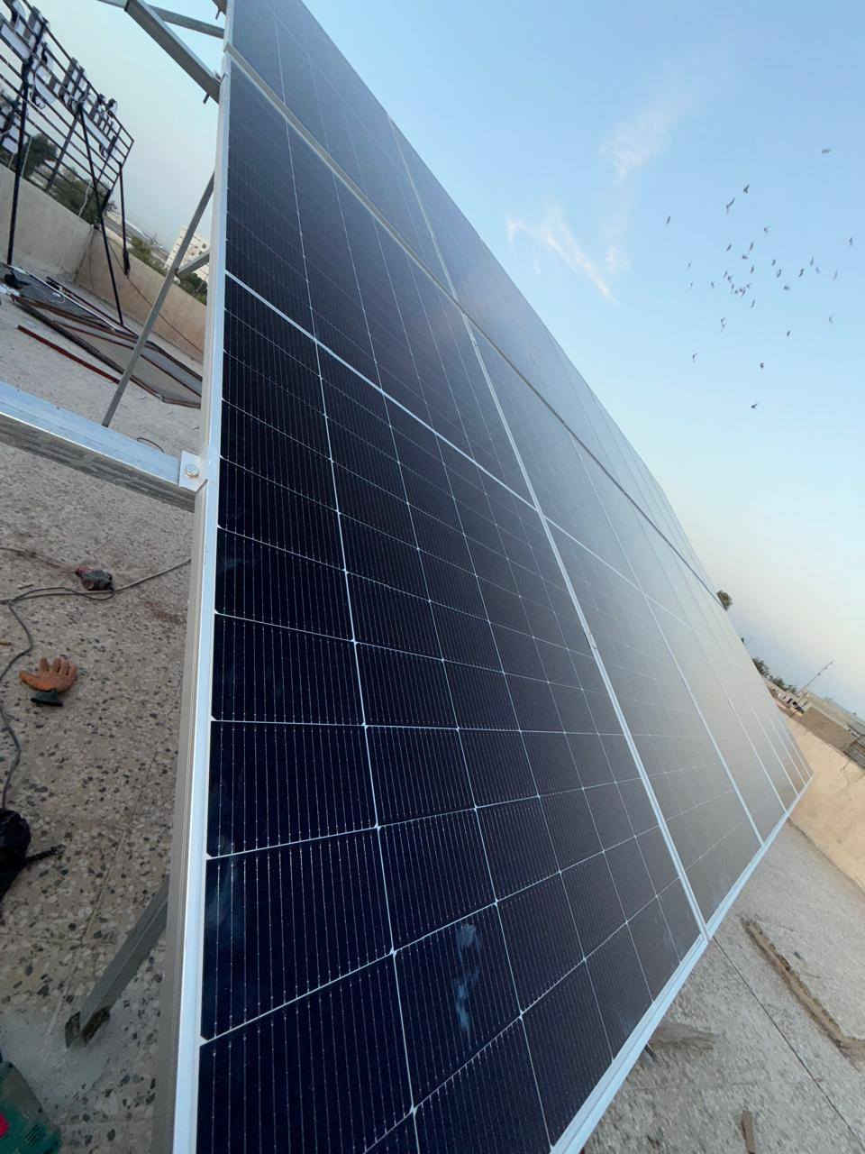 (#المصداقيه_اساس_النجاح)

الاخوة للطاقة الشمسية المتجددة بكوالتي ومواد عالية الجودة  _اخـــتـــيارك_الأمـــــثل

تم بحمد الله تنصيب منضومة طاقة شمسية
تعمل 1️⃣5️⃣ أمبير ليلي 2️⃣8️⃣ أمبير نهاري 

#مكتب_النائب_راكان_صباح_غازي_الحنش

4.✅بطاريات Veichi ضمان 🔟 سنوات 
عمر أطول وأكثر أمانًا
فوسفات الحديد الليثيوم من الدرجة A+ من EVE.
نظام إدارة البطارية مع حماية متعددة المستويات.
2. ✅سهل التركيب والاستخدام
التطبيقات: السكنية، والتجارية، والصناعية، والأنظمة خارج الشبكة، والربط بالشبكة، والاستهلاك الذاتي.
متوافق مع جميع محولات الجهد 48 فولت التي تدعم بطاريات فوسفات الحديد الليثيوم (LFP).
3.✅ مرن وقابل للتوسيع
تصل سعة الطاقة للنظام إلى 229 كيلوواط ساعة، وذلك عند تشغيل ما يصل إلى 16 وحدة بالتوازي.

4.✅ الامتثال
UN38.3، MSDS، CE-ROHS، IEC-61000.

5.✅ كثافة طاقة أعلى
تشغل البطارية مساحة أقل وتبلغ كثافة الطاقة فيها 166 واط/ساعة لكل كيلوغرام.

انفيرترات الطاقة الشمسية الهجين من سلسلة SISV بقدرة 4.2 كيلو واط/#6.2 كيلو واط/8.2 كيلو واط/10.2 كيلو واط

✅إخراج موجة جيبية نقية.
✅ثلاثة أنواع من وضع الشحن.
✅نوعان من وضع إخراج التيار المتردد.
✅يعمل مع أو بدون بطارية.

✅الواح شمسية  سعة 615 واط وجهين بازبار16( جنكو) نوع N- type  #ضمان_15سنه_وتشغيل_30_سنه

 

🔆كادر مختص م̷ـــِْن المهنديسن بافضل وادق الاجهزة 

المكونات 👇
⭐️قواعد حديد مغلون 
⭐️اسلاك خاصة بالتيار المستمر DC 
⭐️اسلاك خاصة بالتيار المستمر DC
⭐️قواطع خاصة بالتيار المستمر DC 
⭐️توصيلات MC4 
⭐️اجهزة الحماية
ــــــــــــــــــــــــــــــــــــــ
علمآ شركتنا تعمل في جميع المحافظات 
ضمانات حقيقية 
صيانة مجانية 
#للتواصل والاستفسار اكثر يرجى الاتصال عبر الارقام التالية

 

‏‪0772 348 4841‬‏ +واتساب

*********** +واتساب

‏‪0750 888 6734‬‏+واتساب

#الوا  #بطاريات #انفيرتر #العراق #موصل #كوير #مخمور 
#بغداد #كركوك #الحويجة #الشرقاط #قراج #تلعفر #ربيعة
#ناحية_العباسي #الشورة #حمام_العليل #خبات #اسكي_موصل #كلك #كركوك #حي_النصر #ناحية_الشوره #ملا_عمر
