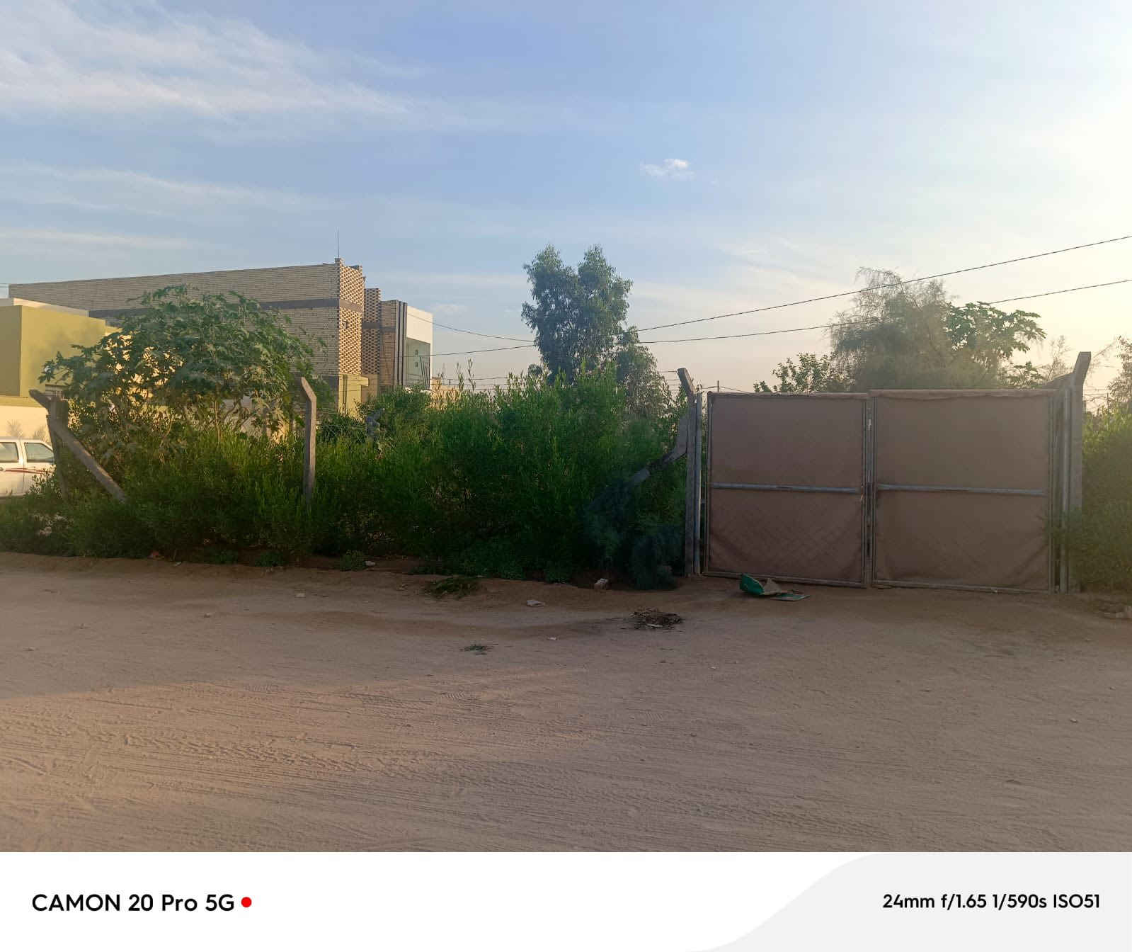 دار للبيع  او مراوس بيت مجعع أميرات ثانيه مساحه ٢٥٠مجمع بيتي السكني #الثاني فئة 
 طابور صرف بسمي لا راجع للشركه ولا مستثمر  
المساحة 200 متر موقع الدر تجاري على شارع سنتر  ٢٠ متر يعتبر اول بيت على خريطه على حديقه   ثاني بيت  عن ركن.يحتوي على حديقة ١٠٠ مسيجا 
 مقابيل الدار  مدرسه حكوميه + سنتر يوسف +مدرسه يوسف اهليه+   مجمع يوسف 
موقع مميز جدا
يبعد٥٠متر عن شارع المجمعات مقابل الأميرات الثانية
تأسيس كهرباء نظام بوري 
عدد الغرفه٢
مساحة الواحدة 4×5

#أستقبال
#صاله مفتوحة على مطبخ بارد
#مطبخ حار+ بارد 
#صحيات عدد
#بلكونات عدد 2
للإستفسار الإتصال  ***********
