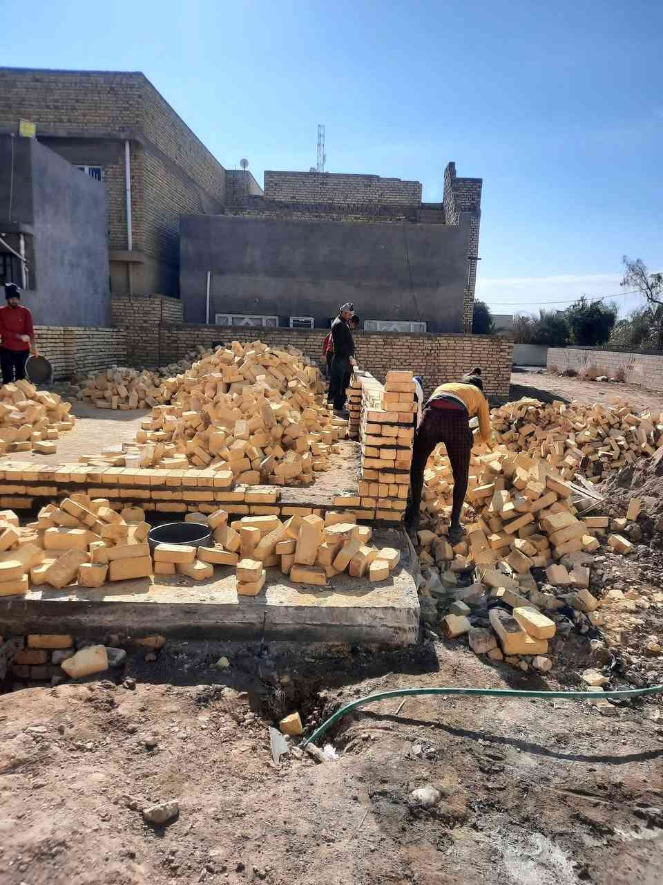 بسم الله الرحمن الرحيم
السلام عليكم ورحمة الله وبركاته
إلى أهلنا الكرام في واسط الكوت

تعلن المقاولات العامة عن البناء والترميم قسط ونقد
أسعار مناسبة وعمل جيد جدا، كل المواد درجة أولى الأساسية، أمانة الله ورسوله إذا مو درجة أولى مرفوض
الأسعار حسب مواصفات التشطيب
المواد الأساسية: صب، شيش، رمل، حصو، سمنت، ماء وكهرباء أعلى مستوى بالسوق من ماركات

نظام قسط ونقد:
القسط تنطي مقدمة على شكل دفعات وباقي المبلغ قسط شهري
النظام النقدي تنطي المبلغ مع مراحل العمل

الشغل داخل الكوت مركز المدينة
للتواصل: *********** اتصال واتساب إنستا
