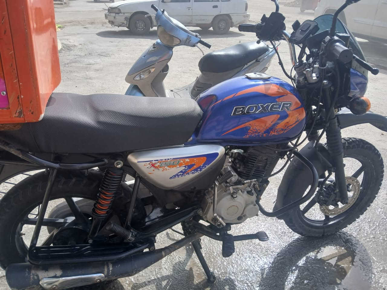 السلام عليكم دراجه بوكسر ٢٣ مرقم بغداد للبيع دراجه مبدل بيها كور وعليها غرامه ٤٠٠ الف ينزلن من سعرها 
رقم صاحب الدراجه ‭٠٧٧١ ٣٧٩ ٢٤٢٢‬ اني مكلف بالنشر 
مكان الداجه بغداد مدينه الصدر 
تفاصيل اتصال على رقم بي واتساب 
***********
