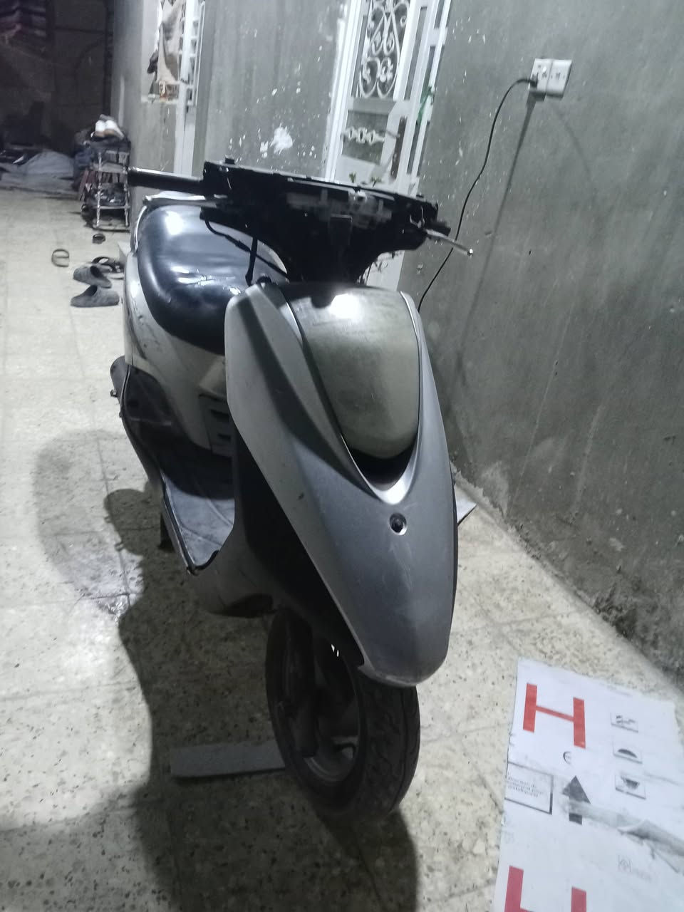 السلام عليكم دراجه بريز  140للبيع كهربائيات شغاله دشبول شغال كلشي شغال نقصها بس الوجه  السعر 275وبيها مجال بسيط ***********
