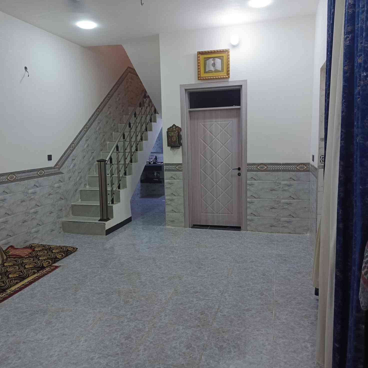 مشتمل طابق ونص فلوجة بحي الأمين منطقة ال 17
شارع 12نافذ ع شارع 40
 المساحة ١٢٥ متر الوجه 6 وربع ونزال 25 بناء طابوق حديث ضلع منفصل وسقف منفصل للبيع السعر المطلوب بي 105 مليون وبي مجال للاستفسار الاتصال على الارقام التالية

*********** وتساب 
***********

نوع العقار طابو صرف سند وبي إجازة بناء
