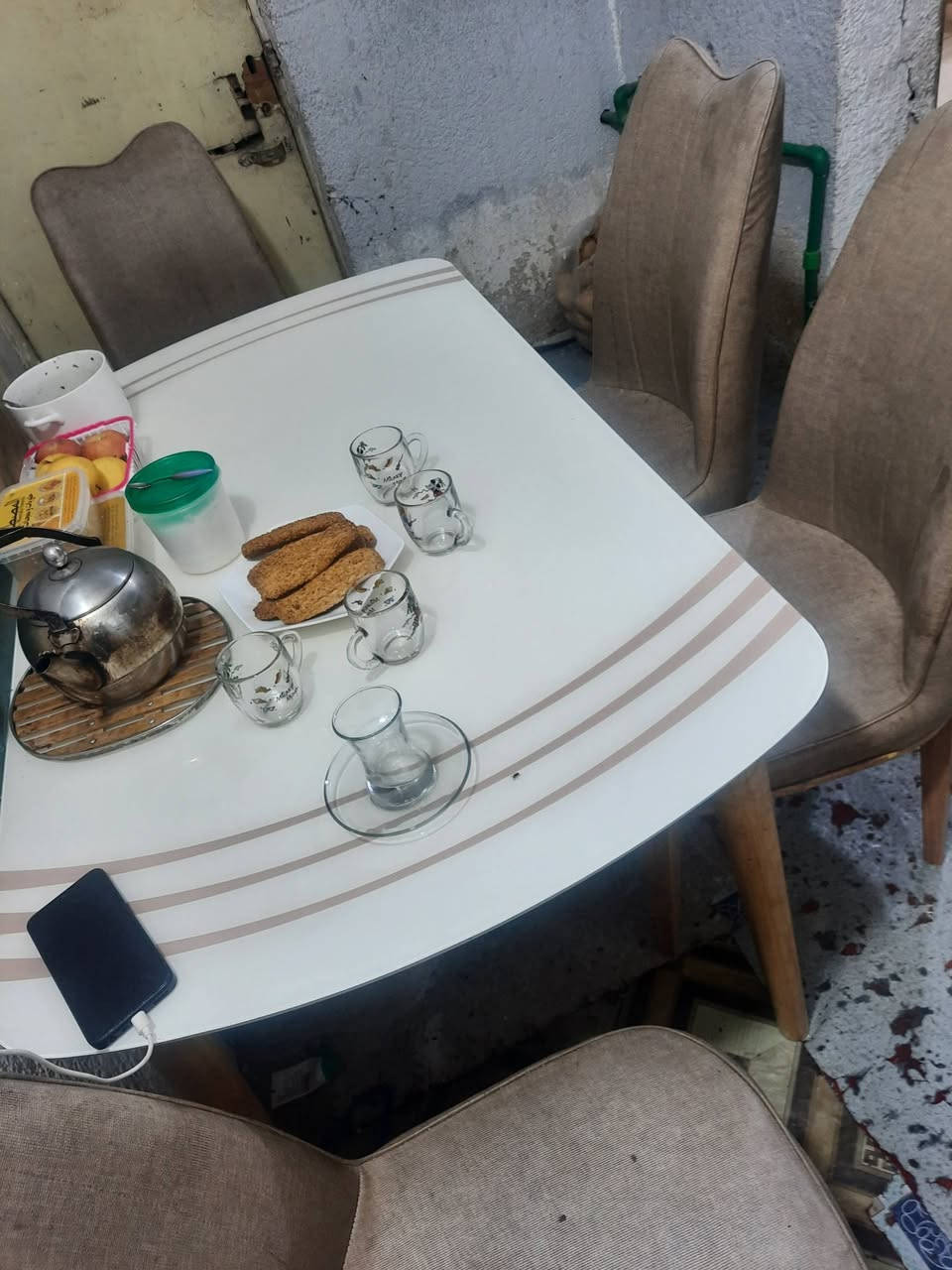 ميز طعام مرمر 4 كراسي هو بالاصل 6 بس اني من اشتريته اخذت بس اربعه اريده ب150 الدوره ابودشير خلف المركز شارع بيت جباره


**إذا كنت صاحب هذا الإعلان وتريد حذفه لأي سبب، رجاءا أرسل رسالة إلى الدعم الفني**