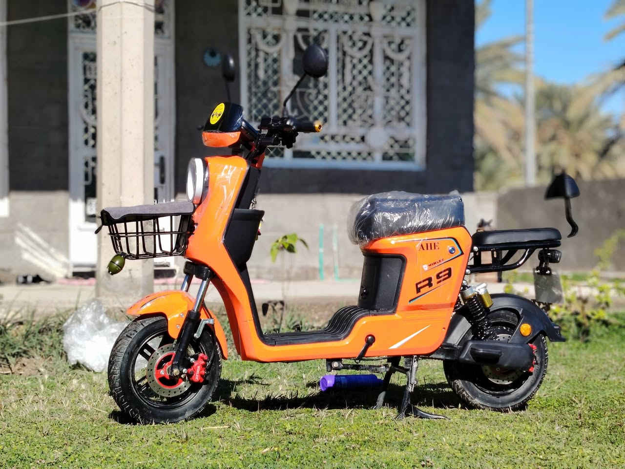 🔴 للبيع دراجة شحن R9 ونلي موديل 2026
الدراجة استعمال شهر فقط، بحالة ممتازة مثل الجديدة وما بيها أي عطل.
✔️ بطارية أصلية قوية وشحنها طبيعي.
✔️ المشي ثابت وسلس.
✔️ المكينة نظيفة وما مصروفة.
✔️ الهيكل خالي من الكسر أو اللحام.
✔️ الإطارات بحالة جيدة.
✔️ الفرامل تمام.
✔️ الإنارة والإشارات شغالة.
✔️ ما محتاجة أي تصليح.
✔️ مكفولة وجاهزة للاستخدام اليومي.
مناسبة للشغل والتوصيل والحمل الثقيل.
✔️ بيه بصمه تشغيل عن بعد وجهاز إنذار  وكارت تشغيل+تقفل ستيرن 📞 الاتصال: … المكان: …بابل الشوملي …***********واتساب 💰 السعر: ……580 وبيه مجال
