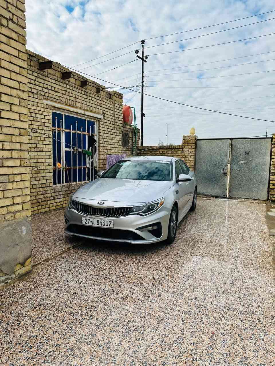 للبيع سيارة اوبتما 2020 وارد امريكي رقم ذي قار ب اسمي تحويل ثاني يوم 

رقم الشاصي 5XXGT4L37LG424779

شاشه كبير لمس ✅

كامره دواره ✅

تحكم جهتين ✅

 مثبت سرعه ✅

تحديد مسار✅

مانع نزلاق ✅

 حساسات خلفي+ جانبي

شاحن UDB✅

منفذ AUX 

شاير مري ✅

مكينه وكير+حداديه=كفاله 

 تخم تاير جديد جواها 

حجم محرك2400

السيارة مال عائله تاخذه ما تصرف اي شي عليها 

مكاني  الناصريه /الشطرة 

سعر 155 وبي مجال قليل جداً 

الاستفسار ***********🟢.

السياره بدون حادث وصبغ وتبديل كفاله عامه وكتاب فحص مرفوق مع صور 

السياره ماشية 98

— في ‏العراق/ذي قار/الشطرة‏.
