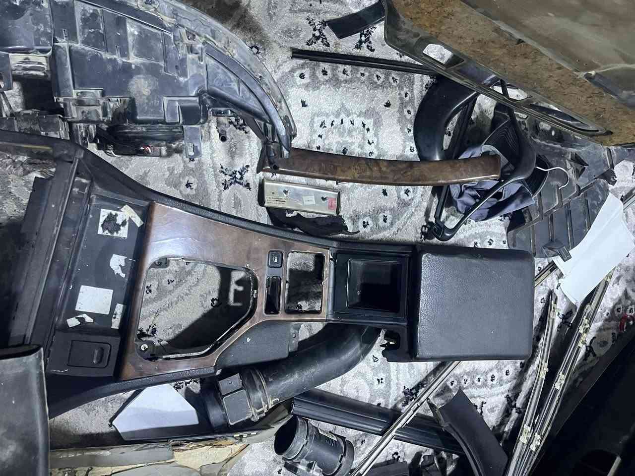 سلام عليكم غراض صقر عندي مروحه تبريت شباك بلادي نيكل مرايه مرايه جانبيات هم عندي فرش ارضي كامل امامي خلفي ولف حماوه عندي تكم صفح عندي سرج كير بل نص عندي كامل ويا صاج صاج دشبول عندي دكم جام عندي شنو تحتاج موجود ***********
