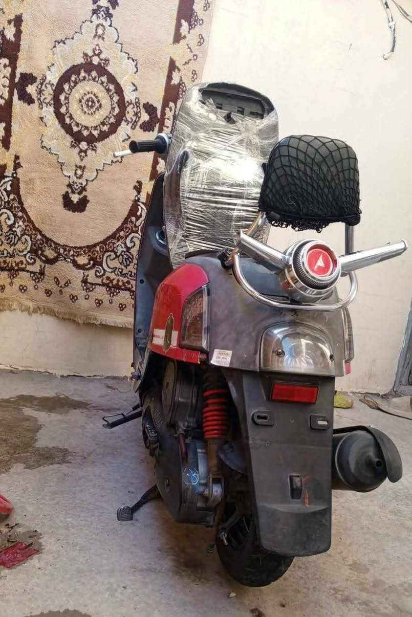 سلام عليكم للبيع ماكس بوليس دراجه  مال رمبه مكينه ما مفتوحه كفر كله ختم واحد شلعه  ومعدل تخبل سعر 800 وبيه مجال مكاني بغداد مدينة الصدر***********
