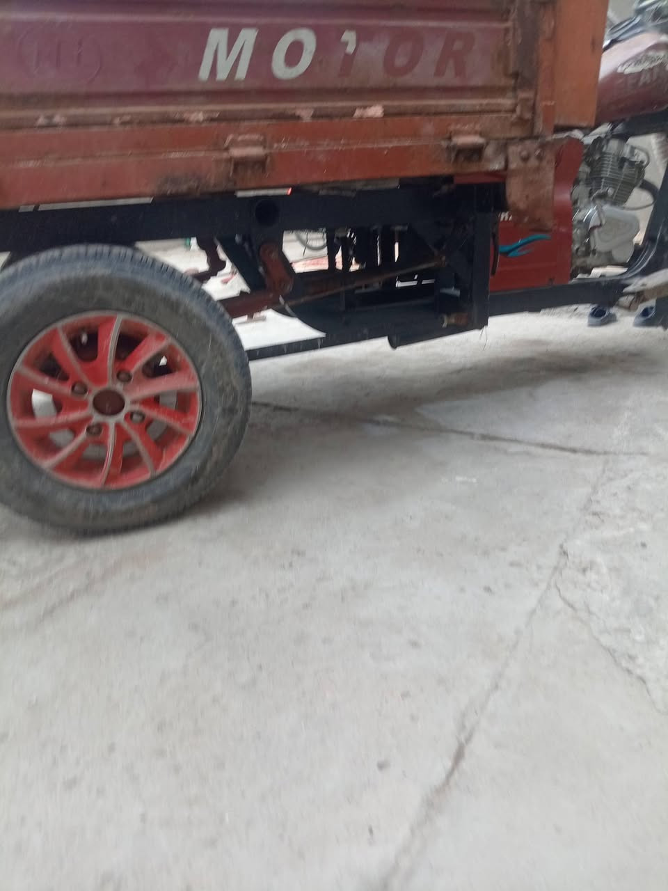 سلام عليكم
ستوته ليفان مديل 12للبيع رقم بيض  مكينه جديده  مكان لبصره شط لعرب 
تايرات جدد سدر كله جديد ضفيره جديده نقصه باتري فقط 
كسل لطش باقي تفاصيل عله رقم ***********
بي وتساب
