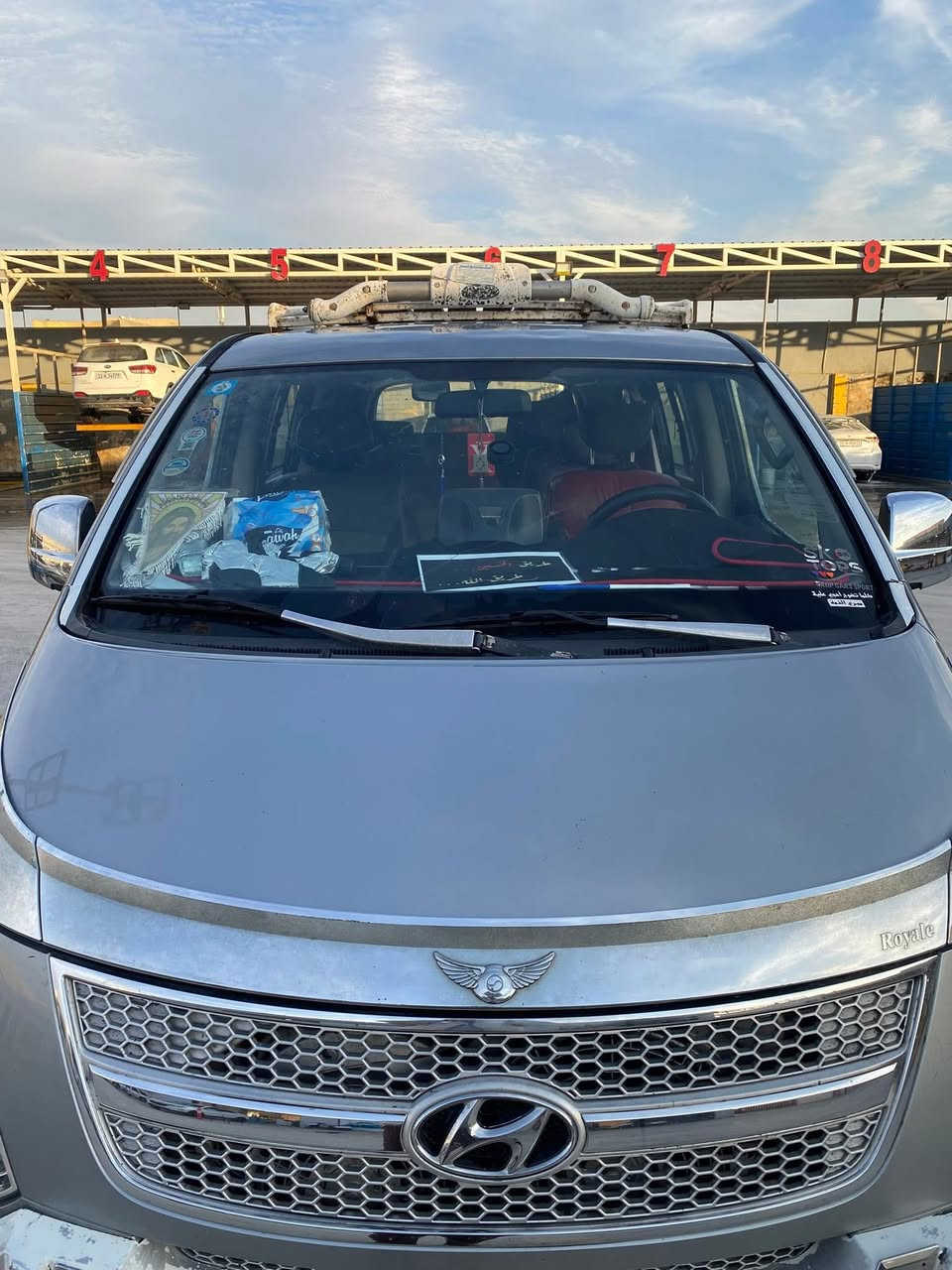 ستاركس للبيع موديل 2012  مسكر سبلاين 7 رقم ميسان
مكينه وكير خير من الله 

تخم تاير جديد 

حداديه خير من الله 

 حادثها قبق جنطه من كوريا 

داخل العراق  جاملغ خلف السايق وتبديل باب سلايت لا معجون ولا صبغ فقط تبديل يعني 3 قطع 

مداور ثاني يوم 

الشراي يدخل خاص وبيه خير ويدلل سونارها موجود بالصوره 

او الاتصال ع الرقم   ***********
