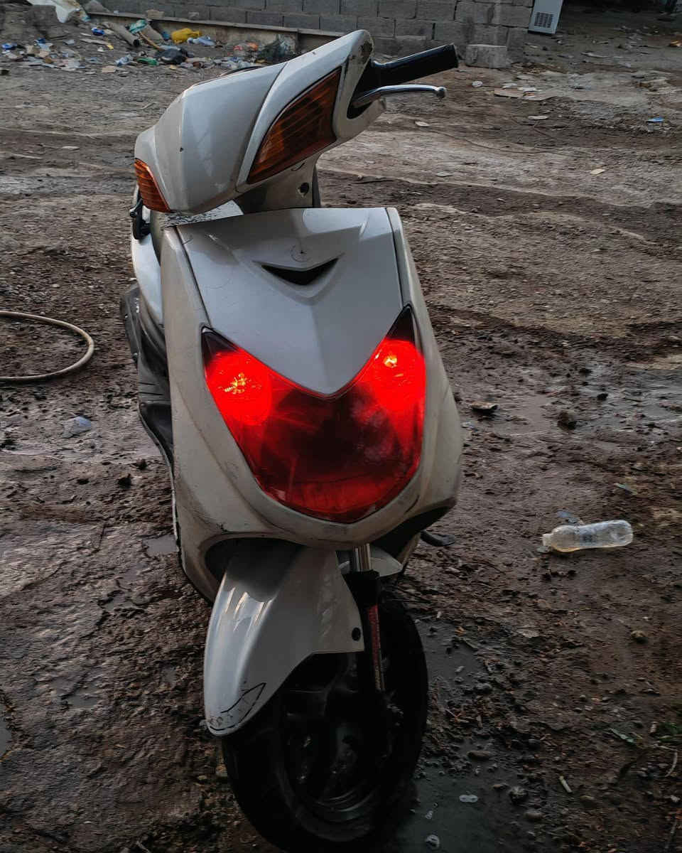 سلام عليكم دراجه سكنس فحل ياباني قبق نفخ نوزل خطين دراجه خير من الله مرتاحه سعر 550 وبيها مجال حك الجيه رقمي*********** مكاني بغداد العطيفيه..
