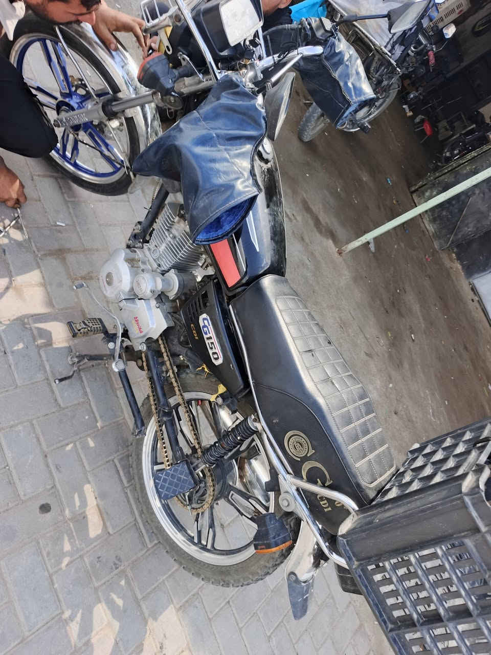 سلام عليكم موطور تايكر موديل 20 5كير شغال نكره سلف 
السعر 370وبي مجال
***********
