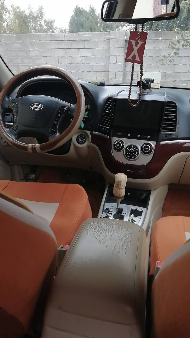 السلام عليكم سنتافيا ٢٠٠٩ رقم بغداد مكينه ٦ /2700 فول مواصفات عده البصمه فتحه سقف ثلاجة تحكم تبريد ثلاث قطع دفع رباعي شاشه *********** /*********** /مكان واسط للبيع او مراوس حسب القناعه
