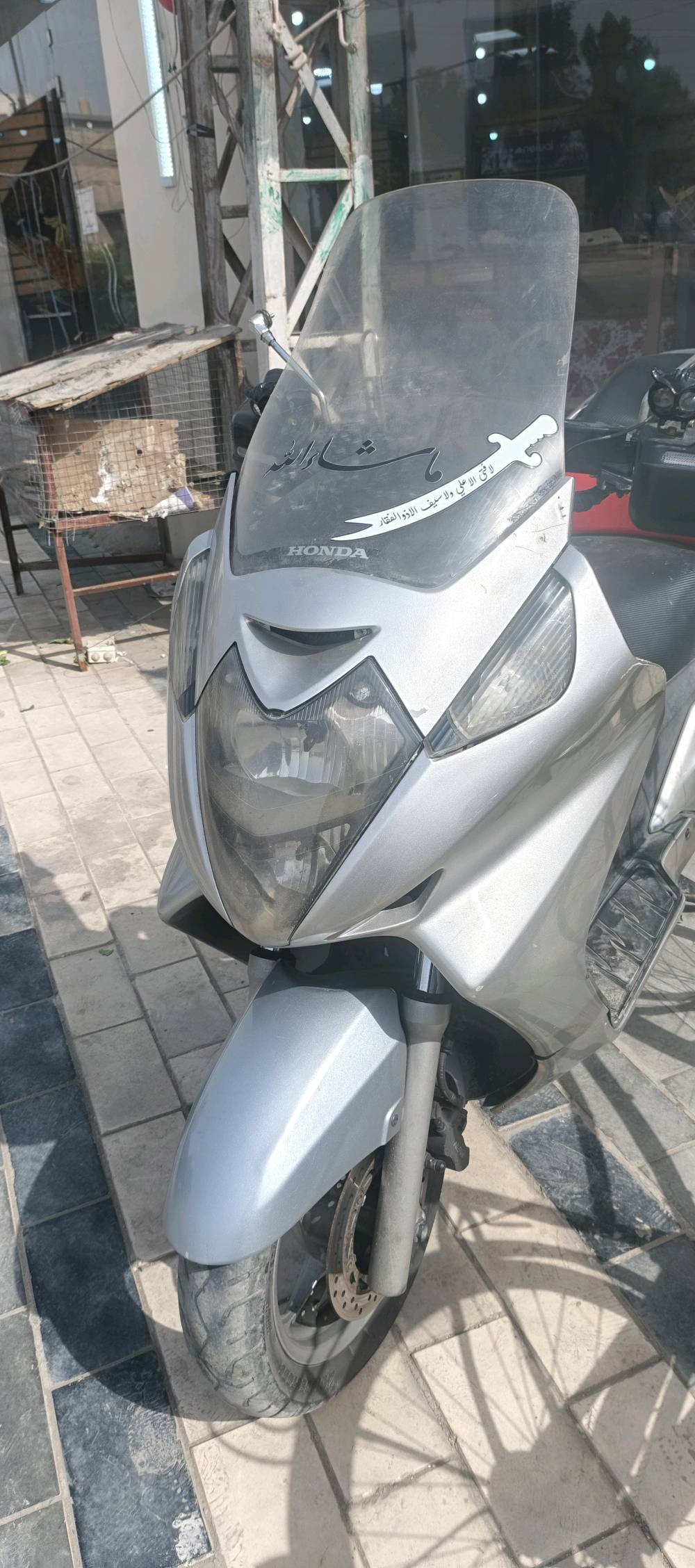 سلفر 600 امريكي لل بيع نضافته كدام عينك
 شلعه تاكل الكاع معدل واصل بيه 170 مكينه مكفوله لاتنقيص ولا تبخير دهن امزويل 10/40 كهربائية مكفوله مصار فتره من بدلة الكلج الخلفي خليت اله اصلي مال تفصيخ وخليت كتف شحن كامل اصلي مال تفصيخ منضومه زنون كامله سعره 150 عيون بومه شديت وكتفاة مال تقويه 
فيت بم شديت اله اصلي ويه دراجه نوزل حتياط اصلي
وياها نوزلات مال مسافات بعيده حتياط لن تعرفون ال 600 تصرف بانزين اني حاط حتياط نوزلات متخليه تصرف من اريد اطلع مسافه بعيده 

السعر 13 وبيه مجال بسيط 

النقص البيه نيكله والكفر اليم القبق مال بانزين ودبلات شويه تعبانه مكاني بغداد الدوره بل نهار وبل ليل بل مواصلات
*********** 
***********