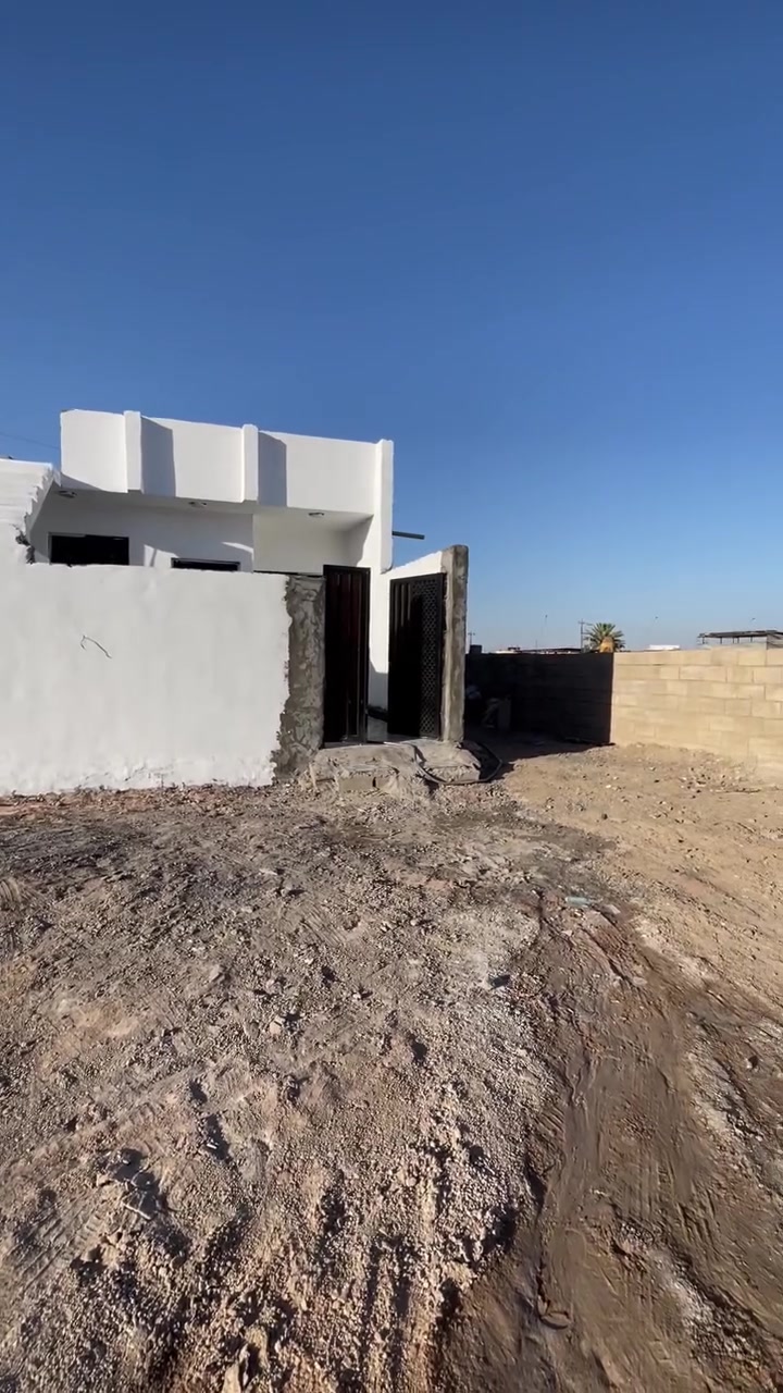 مشتمل للبيع مفوض للطابو  مساحه البناء ١٢٥ المساحه الكليه ٢٠٠ مفوض للطابو مرقم بلديه بي سند ابيض 
ستقبال وصاله ومطبخ وغرفه وصحيات خارج وداخل ومنور بناء ٢٠٢٥
الموقع الشراع مقابل محطه اسوار المدينه 
السعر ٤٥وبي مجال بسيط 
مكتب كريم العبيدي 
***********

