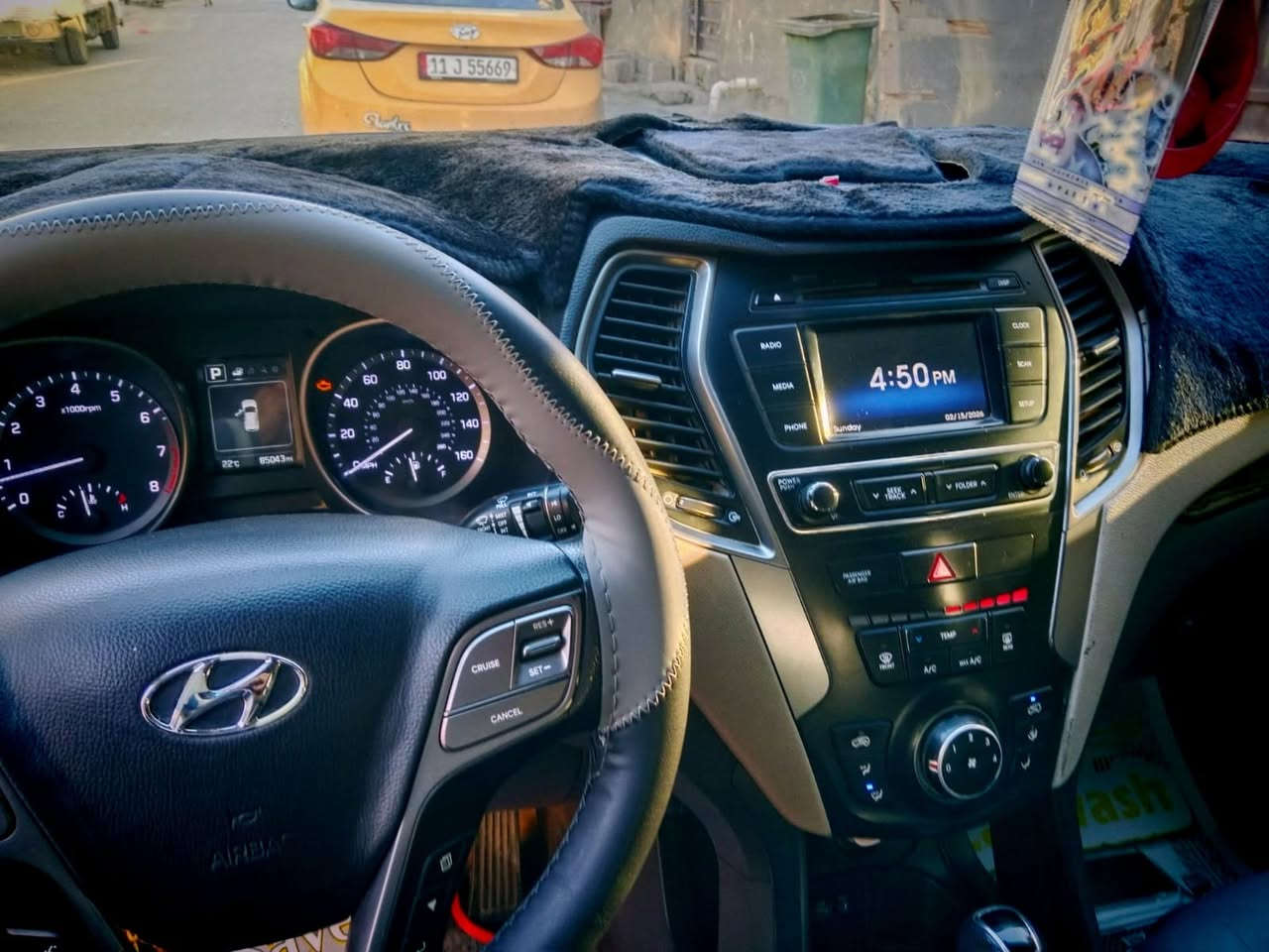 السلام عليكم ورحمة الله وبركاته
ممكلف بالنشر،، سنتاڨيا موديل 2018 وارد أمريكي محرك مامفتوح 2400 على وضع الشركه گير جديد   
 سياره جديده مال بيت رقم بغداد  كشنات جلد تدفئه تبريد بيه قطعتين صبع بدون دواخل كامره خلفيه  السعر 133 ورقه بيه مجال شي بسيط ***********
