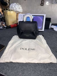 محابس نسائية • ثنين