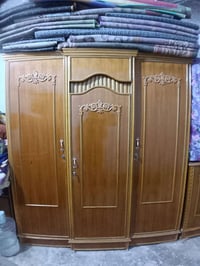 عندي كنتور ثلاثي كومدي بوفيه رباعي فول نضافه للبيع مستعجل 07847478100